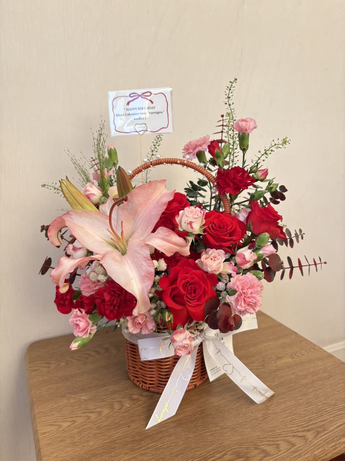 ตะกร้าดอกไม้ Red Symphony