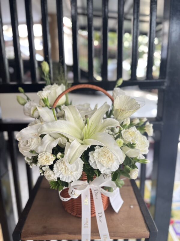 ตะกร้าดอกไม้ White Harmony