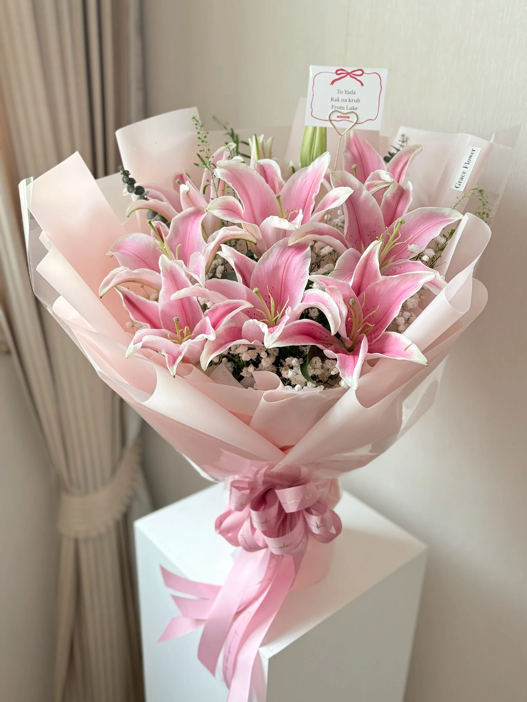 ช่อดอกลิลลี่สด Blooming Lily