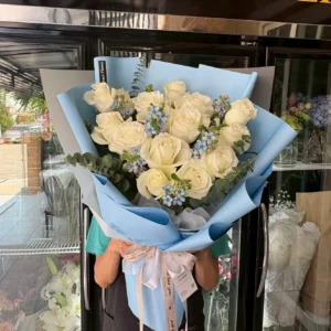 ช่อดอกกุหลาบขาว Blue Aura Rose - Image 2