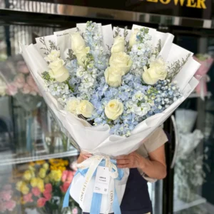 ช่อดอกไม้สด Blue Sky Forever - Image 1