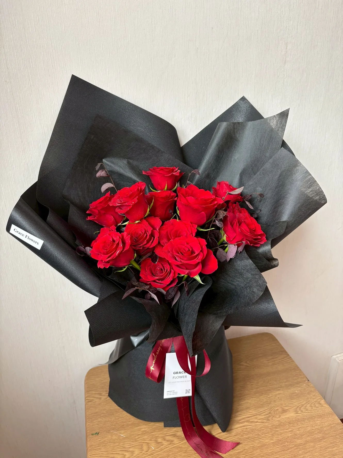 ช่อดอกกุหลาบแดง Burgundy Pure Bloom