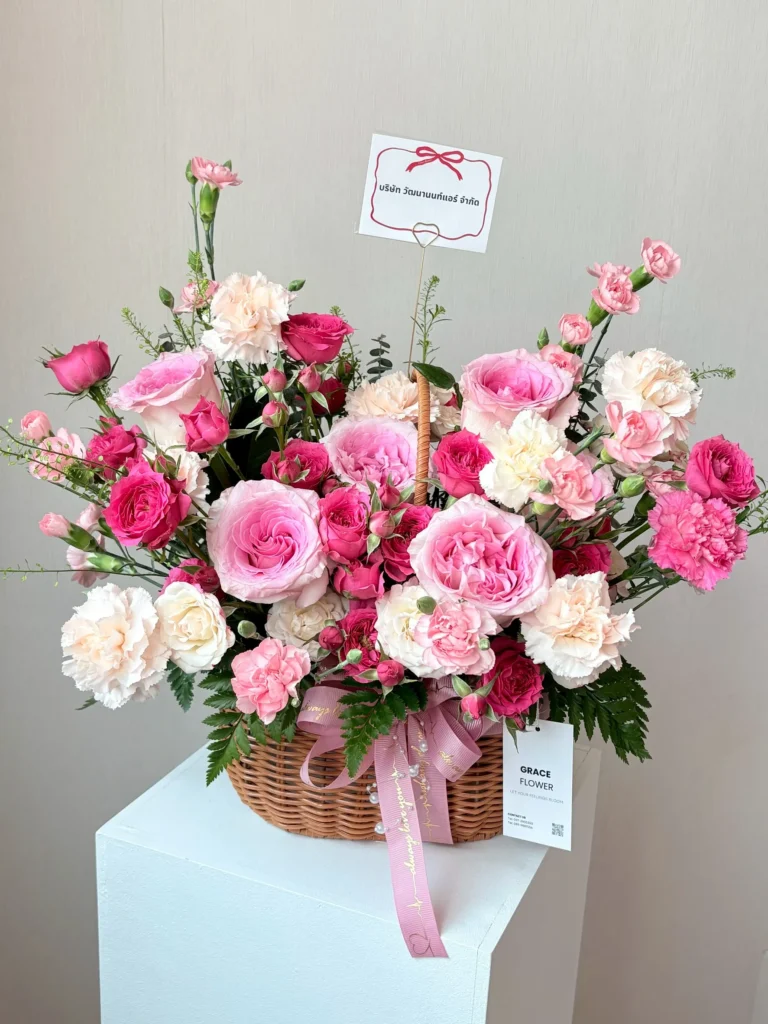 ตะกร้าดอกกุหลาบสด Candy Fuchsia