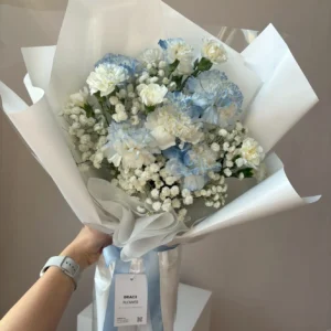 ช่อดอกไม้สดคาเนชั่น Cloudy Bloom - Image 1