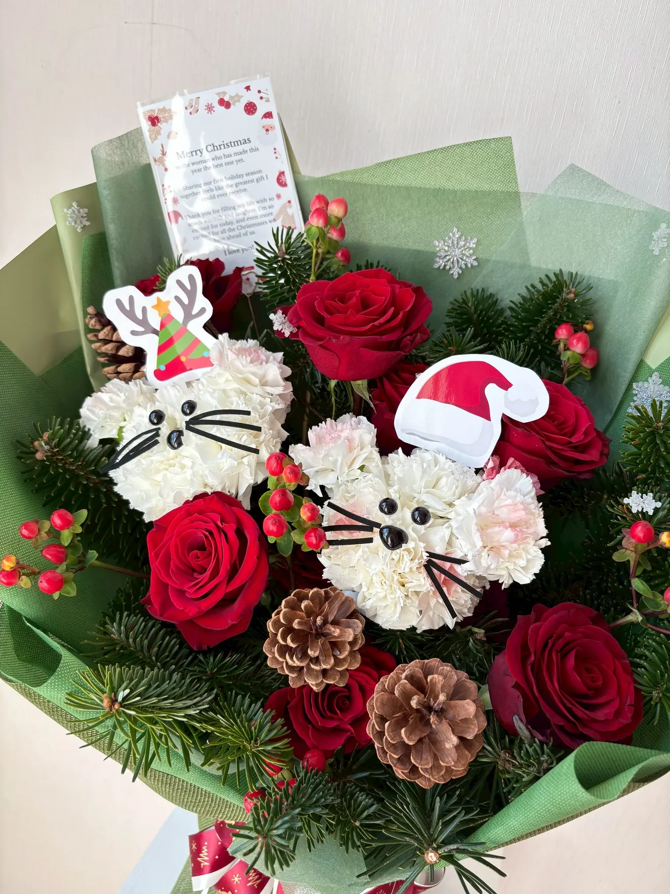 ช่อดอกไม้สด Cozy Puppy Christmas - Image 3