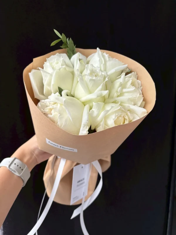 ช่อดอกกุหลาบขาว Cozy Rose Kraft