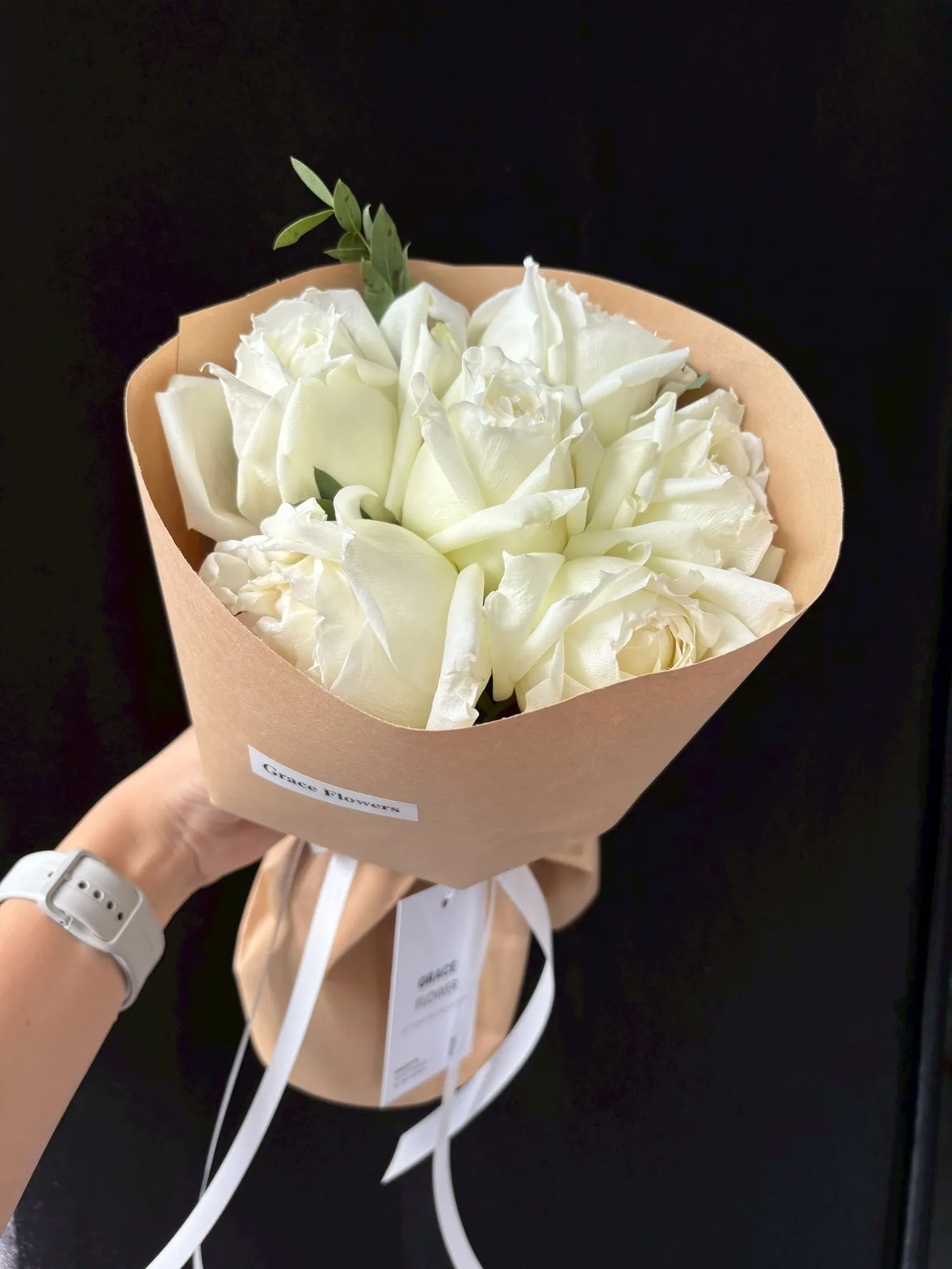 ช่อดอกกุหลาบขาว Cozy Rose Kraft