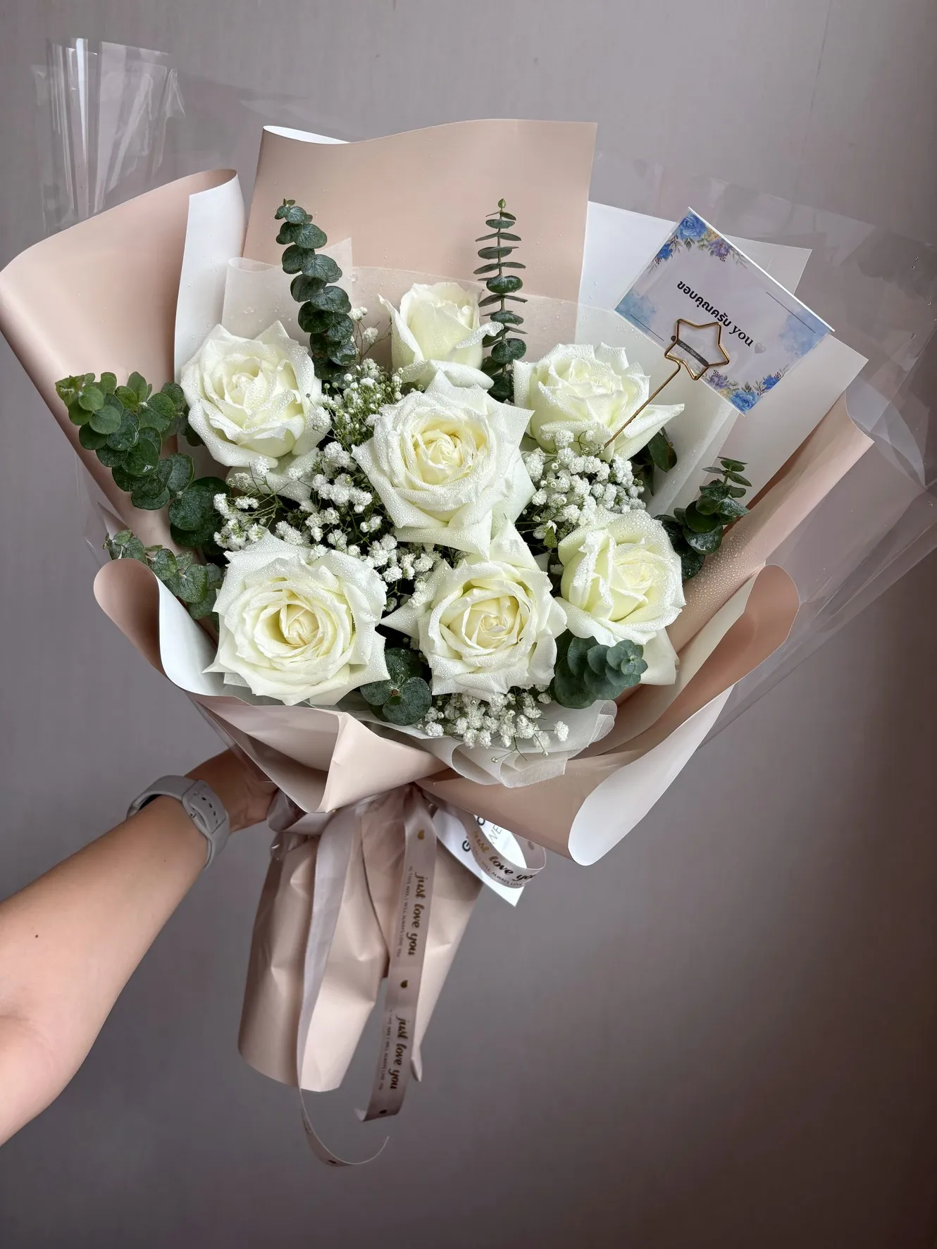 ช่อดอกกุหลาบขาว Creammy Rose
