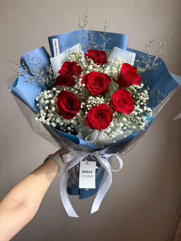 ช่อดอกกุหลาบแดง Crimson Calm Bloom