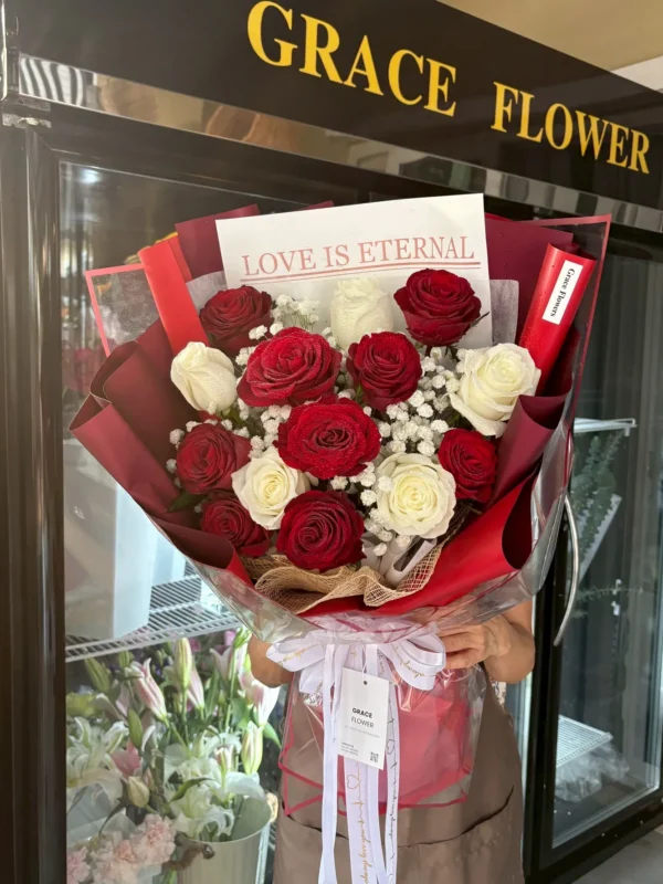 ช่อดอกกุหลาบแดง Crimson Forever Love