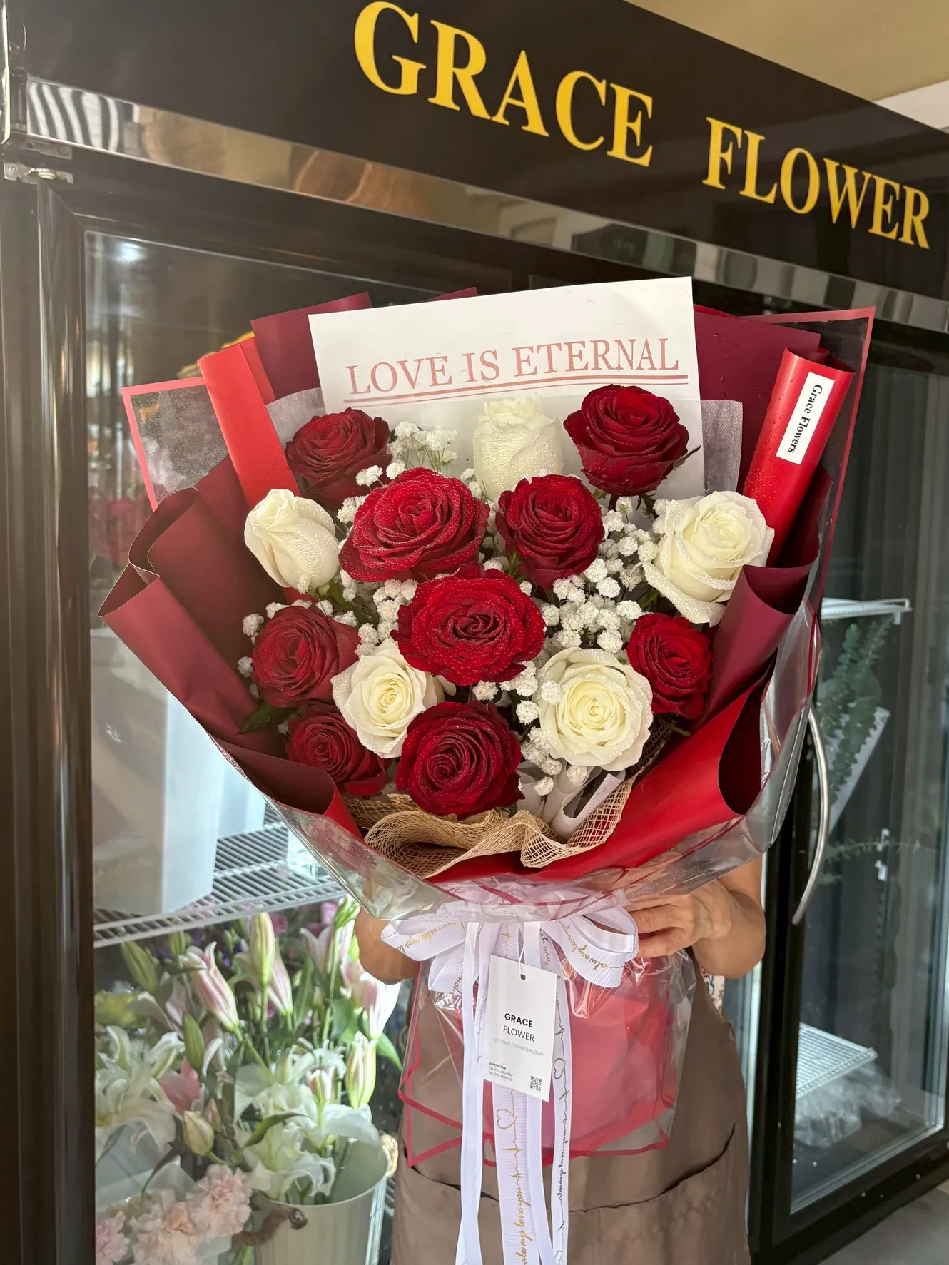 ช่อดอกกุหลาบแดง Crimson Forever Love