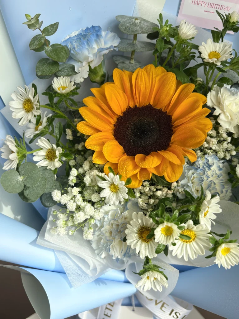 ช่อดอกทานตะวันสด Sunflower in the sky