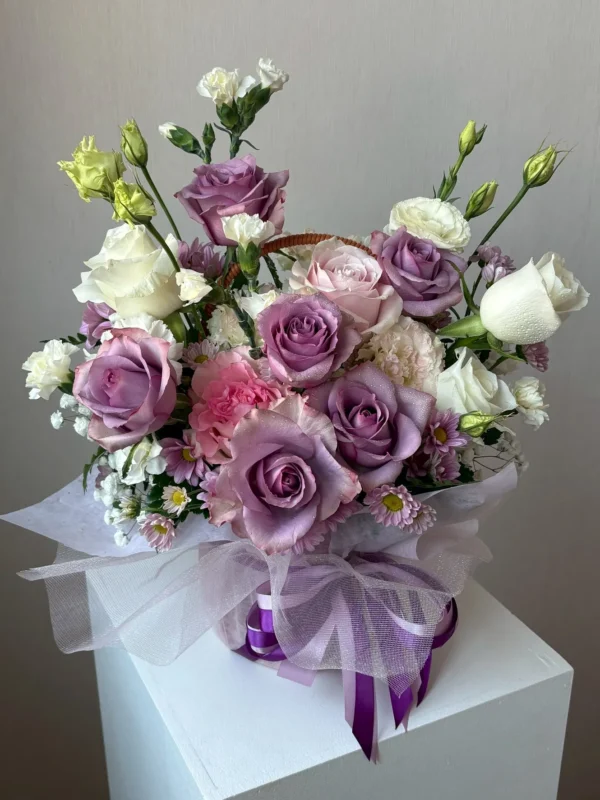 ตะกร้าดอกกุหลาบสีม่วง Iris rosie