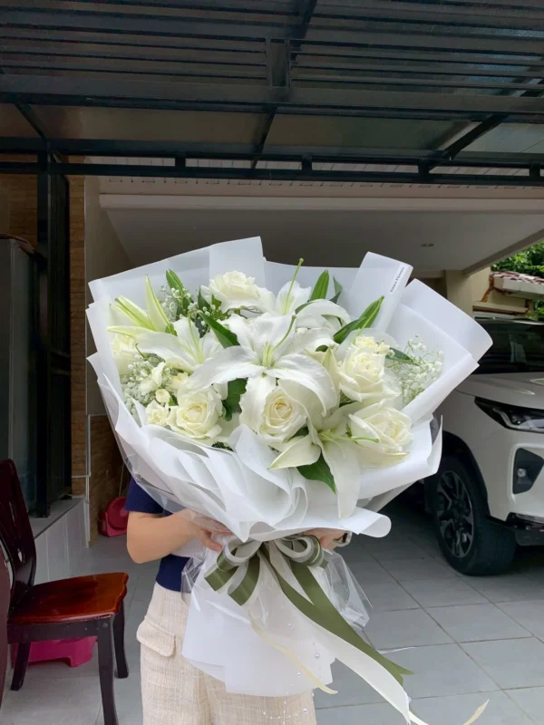 ช่อดอกลิลลี่สด Lily Serenity