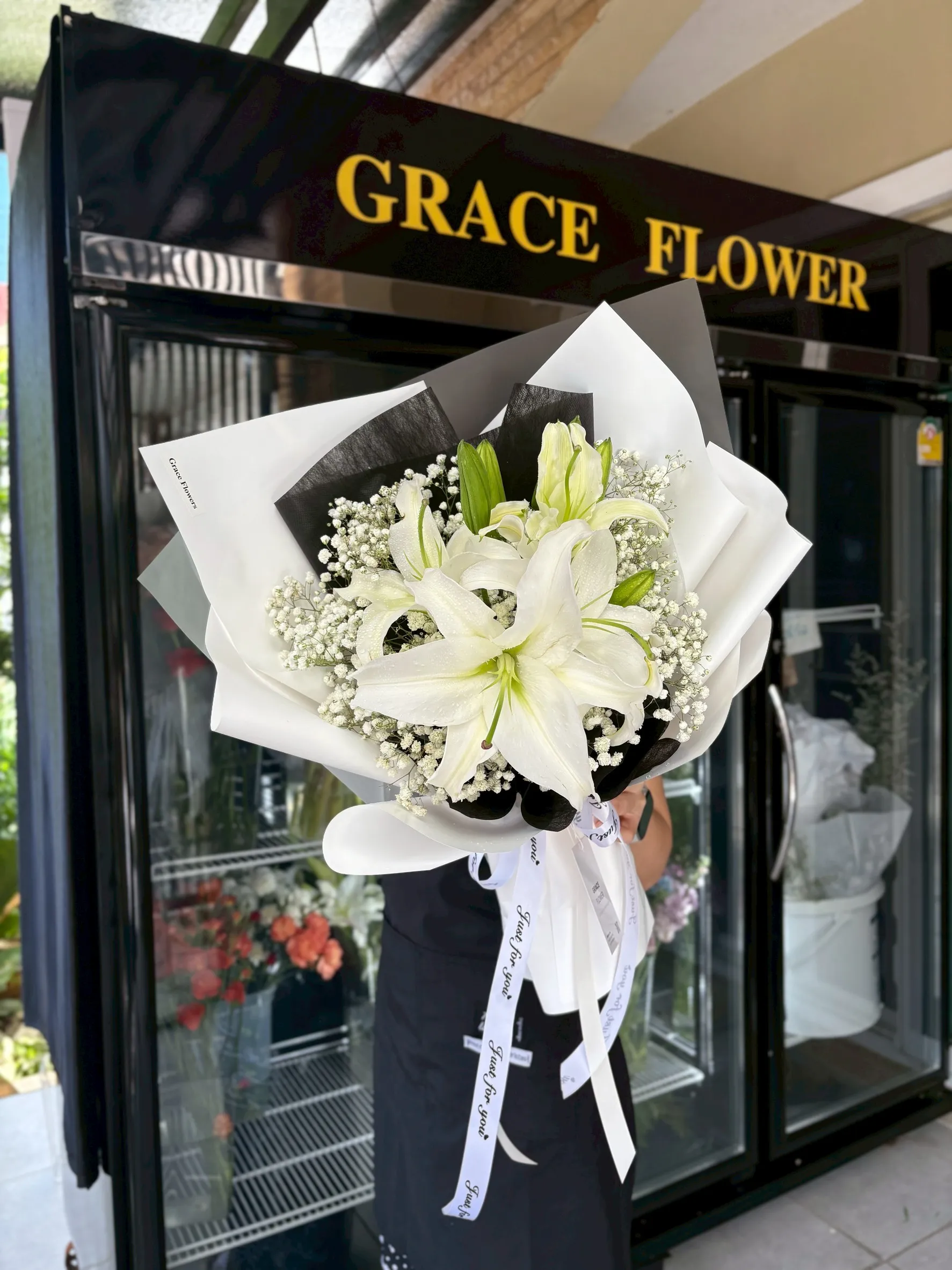 ช่อดอกลิลลี่สด Lily of Peace