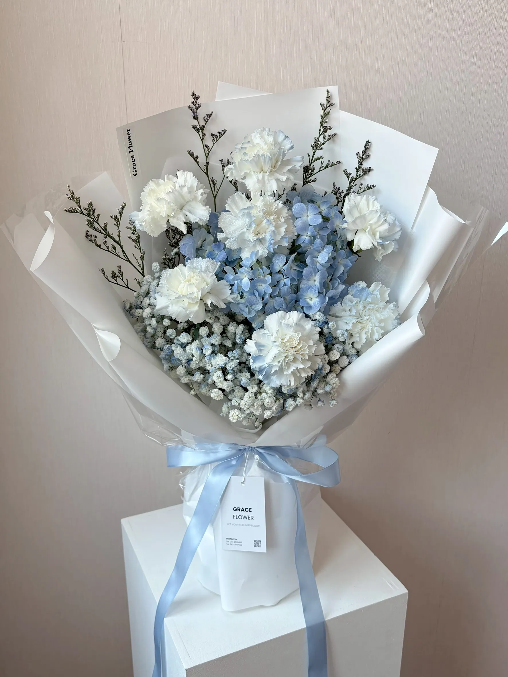 ช่อดอกไม้สด Pale Blue