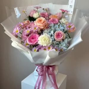 ช่อดอกไม้สด Petal Candy Dream - Image 1