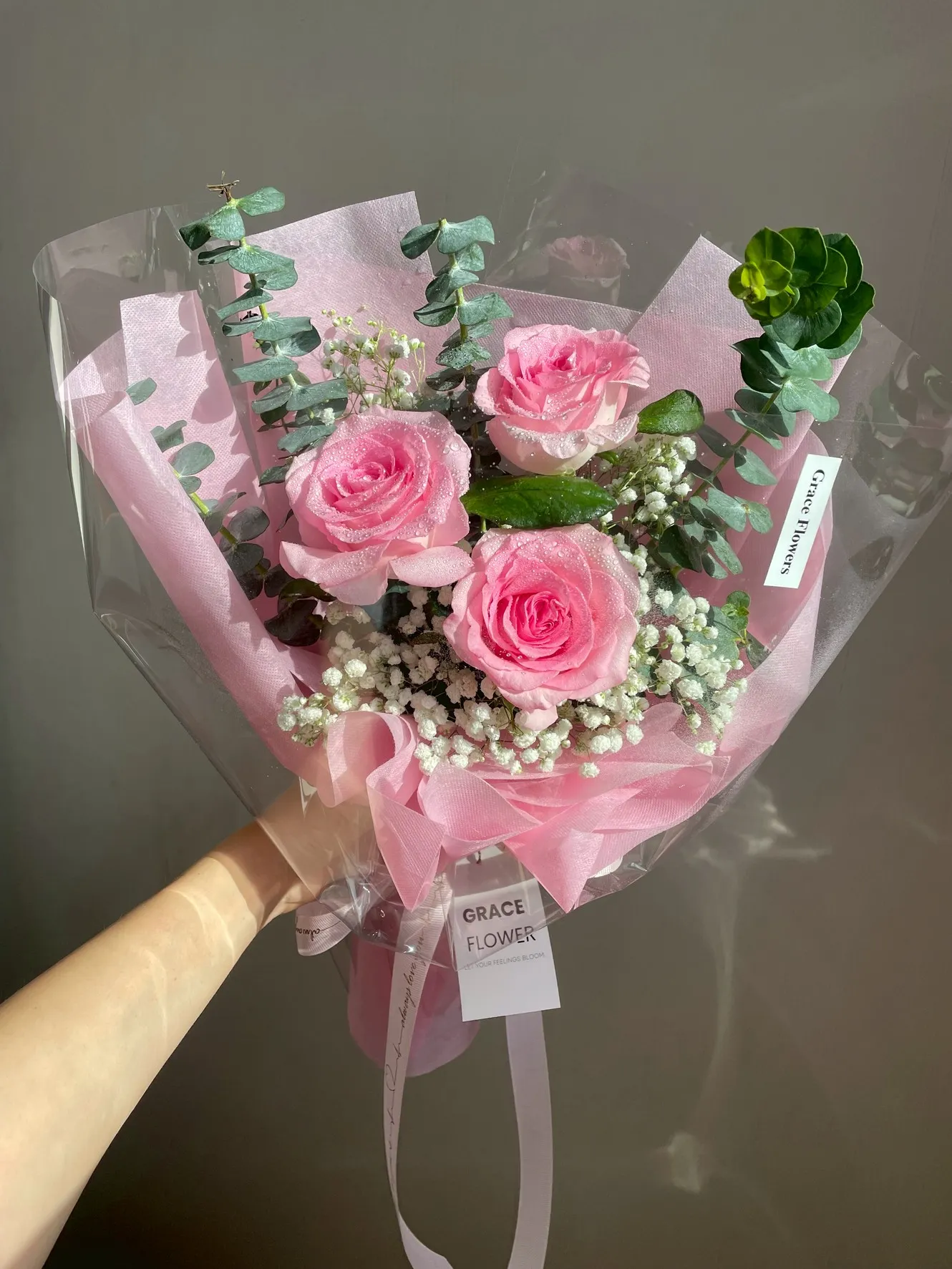 ช่อดอกกุหลาบสด Pink Embrace