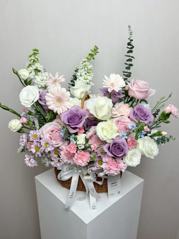ตะกร้าดอกกุหลาบม่วง Purple Bloom