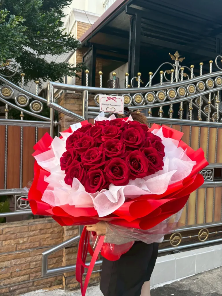 ช่อดอกกุหลาบแดงประดิษฐ์ Red Beauty