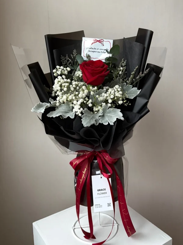 ช่อดอกกุหลาบแดง Red Gentle Bloom
