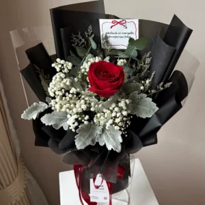 ช่อดอกกุหลาบแดง Red Gentle Bloom - Image 1