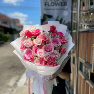 ช่อดอกกุหลาบสด Rosy Sweet Charm - Image 2