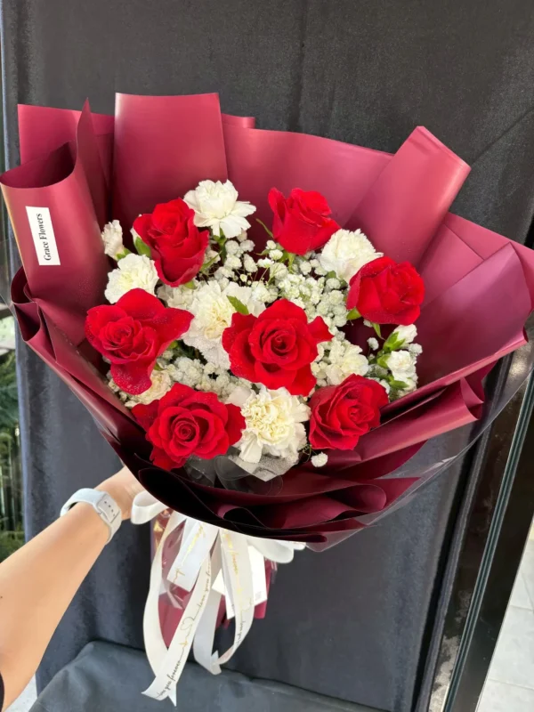 ช่อดอกกุหลาบแดง Rouge Bloom of Grace