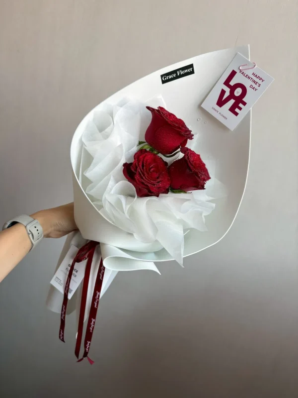 ช่อดอกกุหลาบแดง Ruby Always Yours