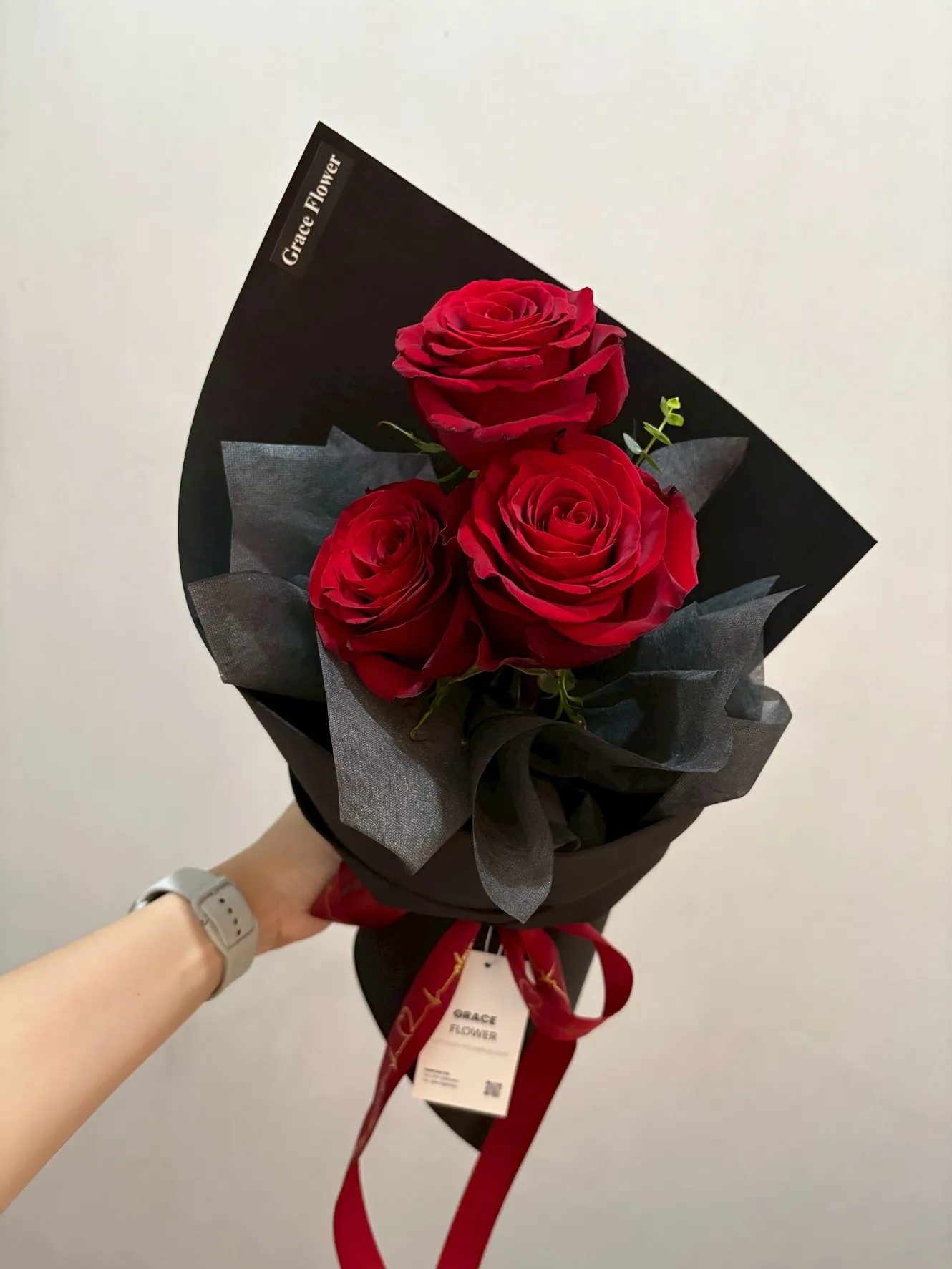 ช่อดอกกุหลาบแดง Ruby Grace - Image 2