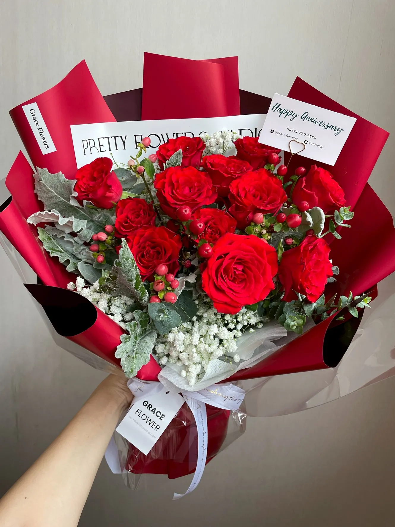 ช่อดอกกุหลาบแดง Scarlet Pure Bloom
