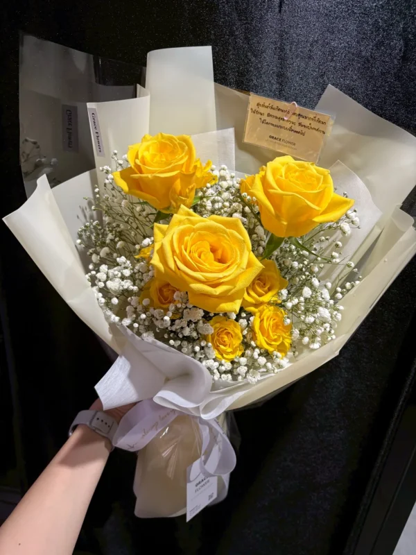 ช่อดอกกุหลาบเหลืองสด Solar Rose