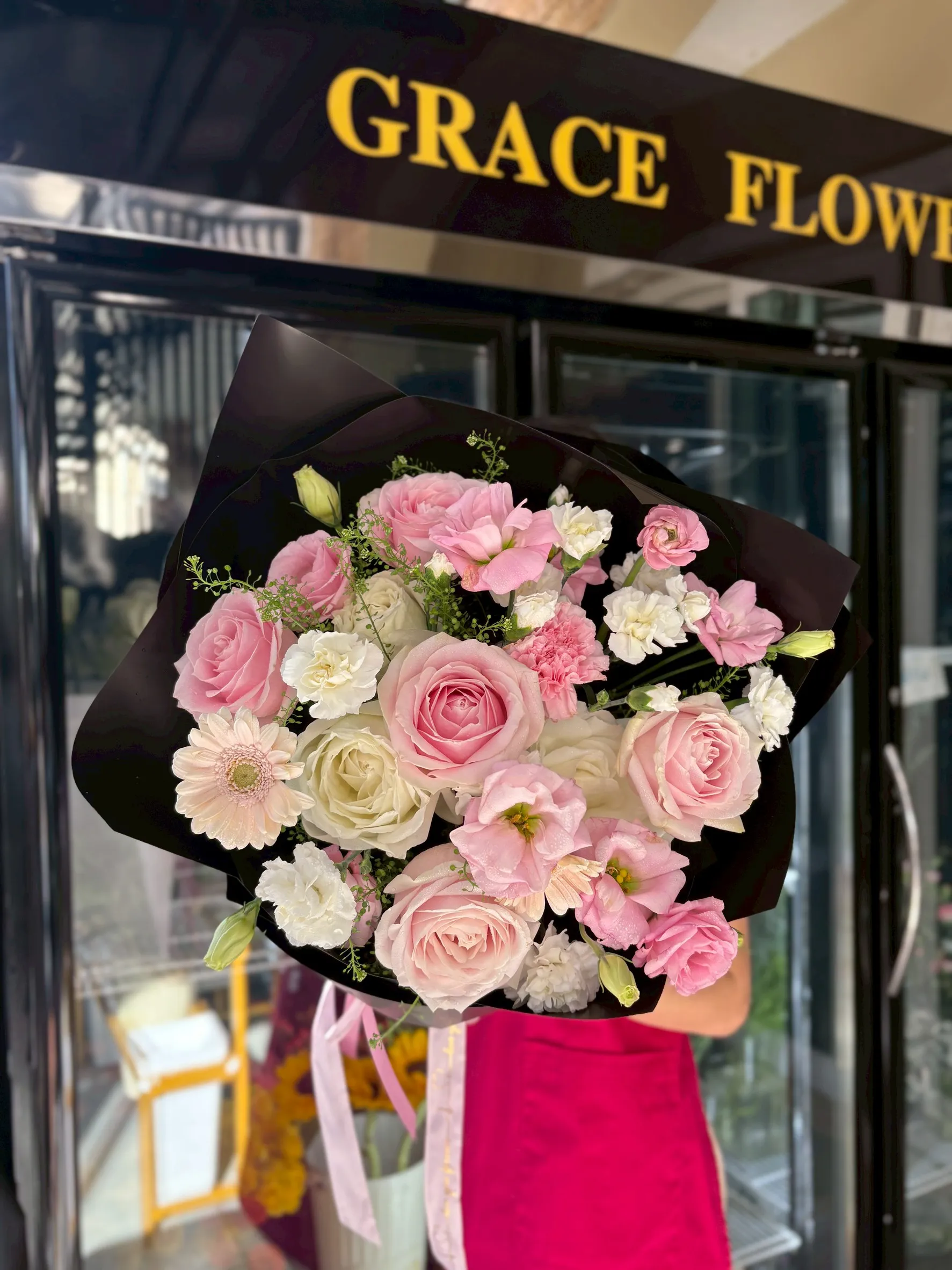 ช่อดอกกุหลาบสด Sweet Blooming