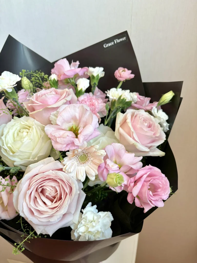 ช่อดอกกุหลาบสด Sweet Blooming