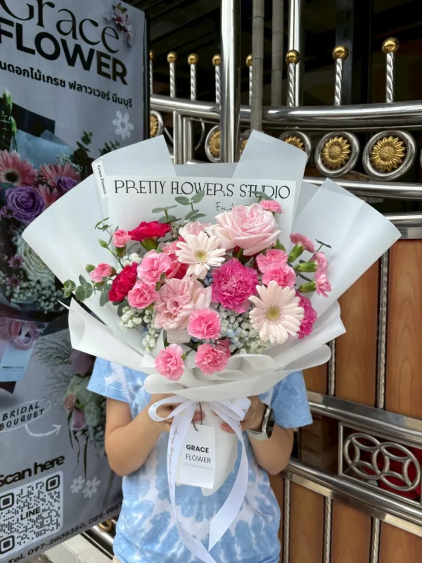 ช่อดอกกุหลาบสด Sweet Pink Aura