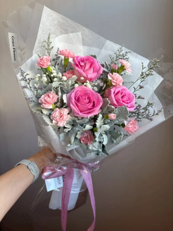 ช่อดอกกุหลาบสด Sweet Pink Glow