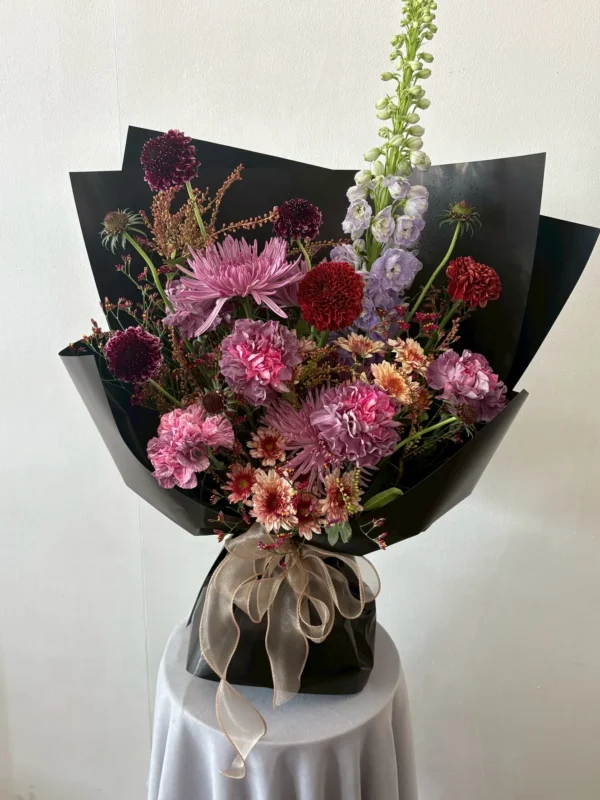 ช่อดอกไม้สด Twilight Bloom