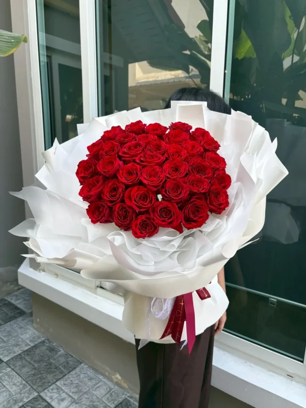 ช่อดอกไม้กุหลาบแดงสด Velvet Red Bloom 50 ดอก