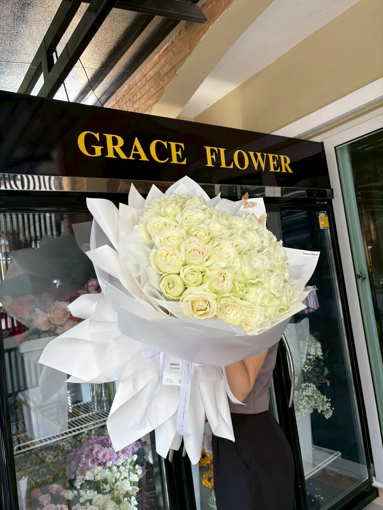ช่อดอกไม้กุหลาบขาวสด White Elegance  60 ดอก - Image 4