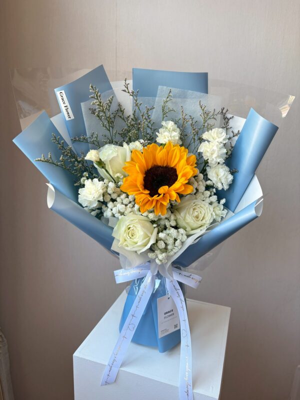 ช่อดอกทานตะวันสด Sunflower in the sky