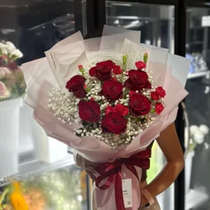 ช่อดอกกุหลาบแดง Burgundy Romance - Image 1