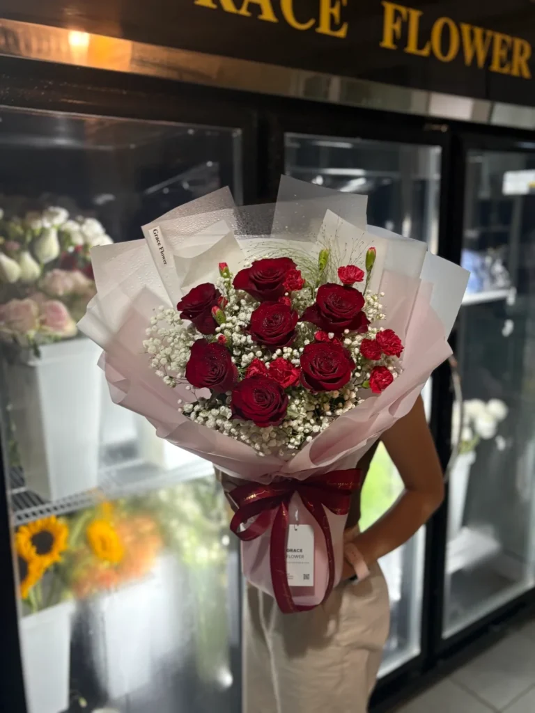 ช่อดอกกุหลาบแดง Burgundy Romance