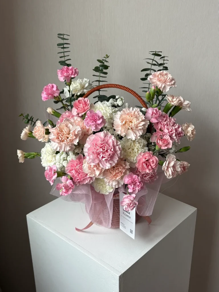 ตะกร้าดอกคาเนชั่นสด Pink Carnation