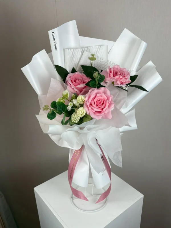 ช่อดอกไม้ประดิษฐ์ Bloom of Love