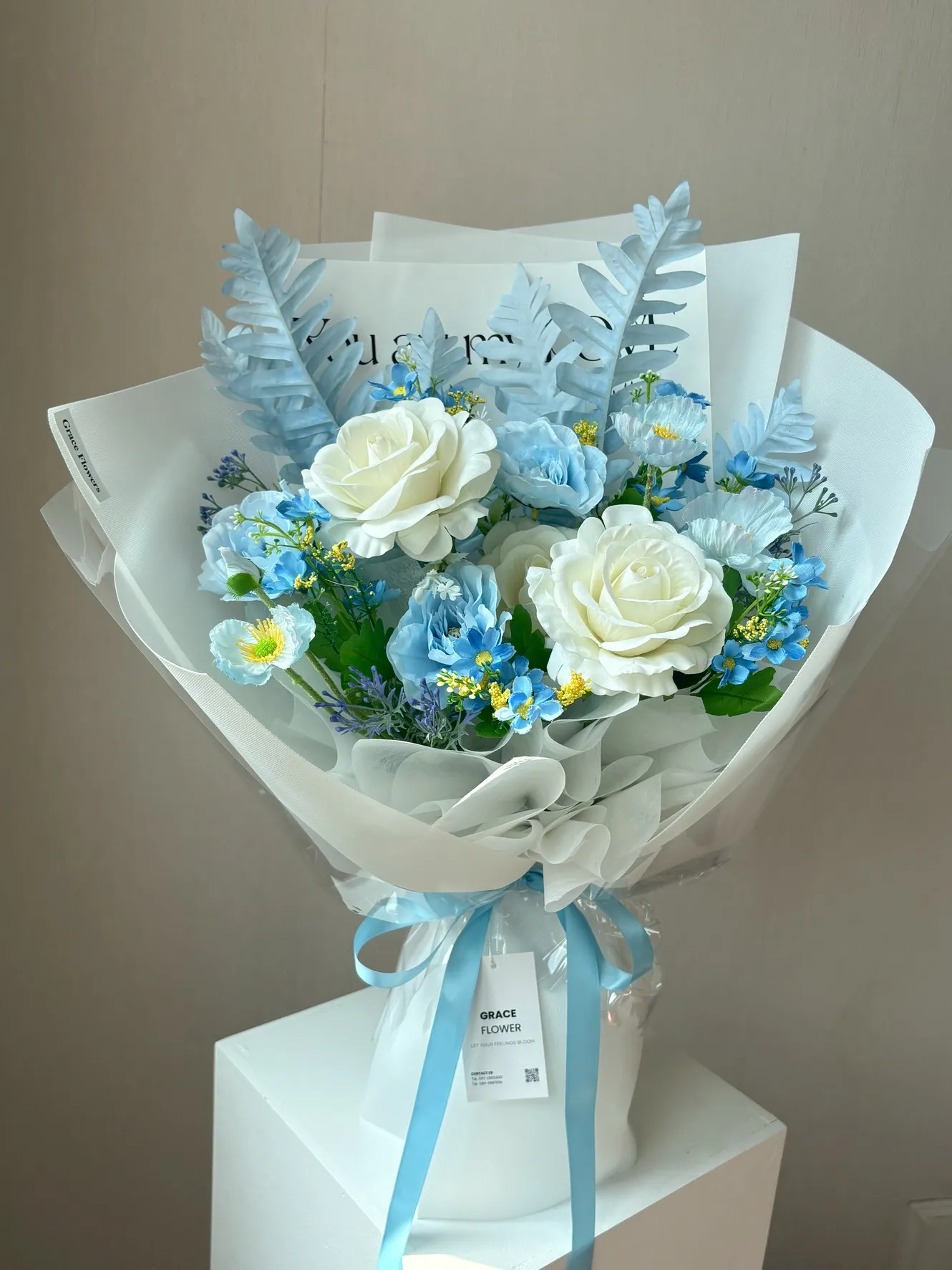 ช่อดอกไม้ประดิษฐ์ Blue Aura Romance