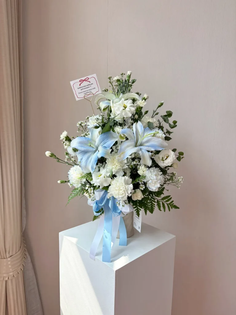 แจกันดอกไม้สด Blue Solace
