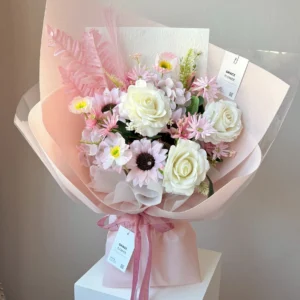ช่อดอกไม้ประดิษฐ์ Blush Allure - Image 1