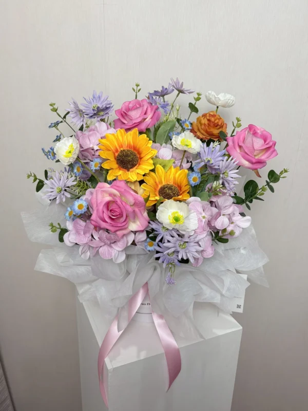 กล่องดอกไม้ประดิษฐ์ Bright Day Blossom