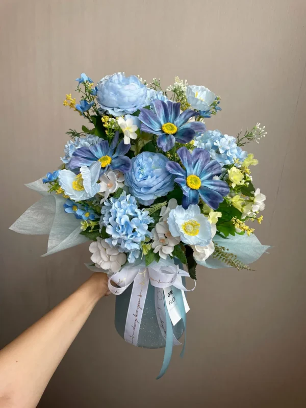 แจกันดอกไม้ประดิษฐ์ Calm Blue Blossom
