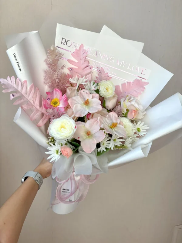 ช่อดอกไม้ประดิษฐ์ Lovely Like You